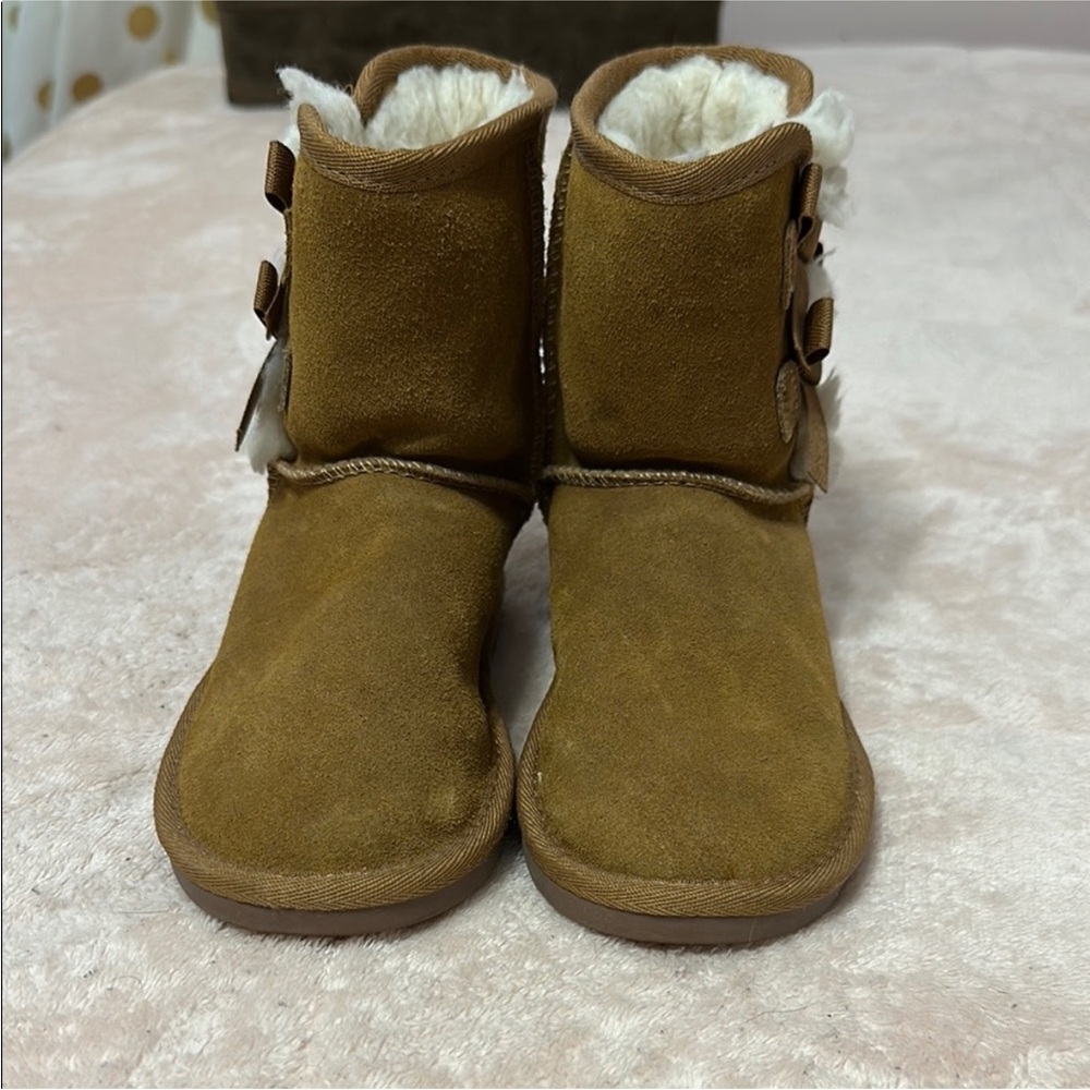 Koolaburra Tan Kids Boots with White Fur